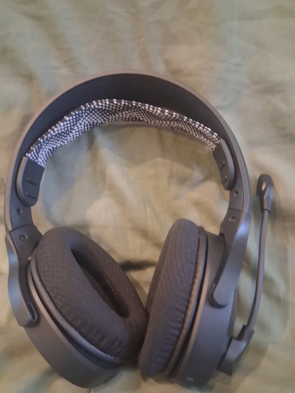 HyperX Cloud Jet Dual Wireless Gaming Headset for PlayStation 4, PlayStation 5
